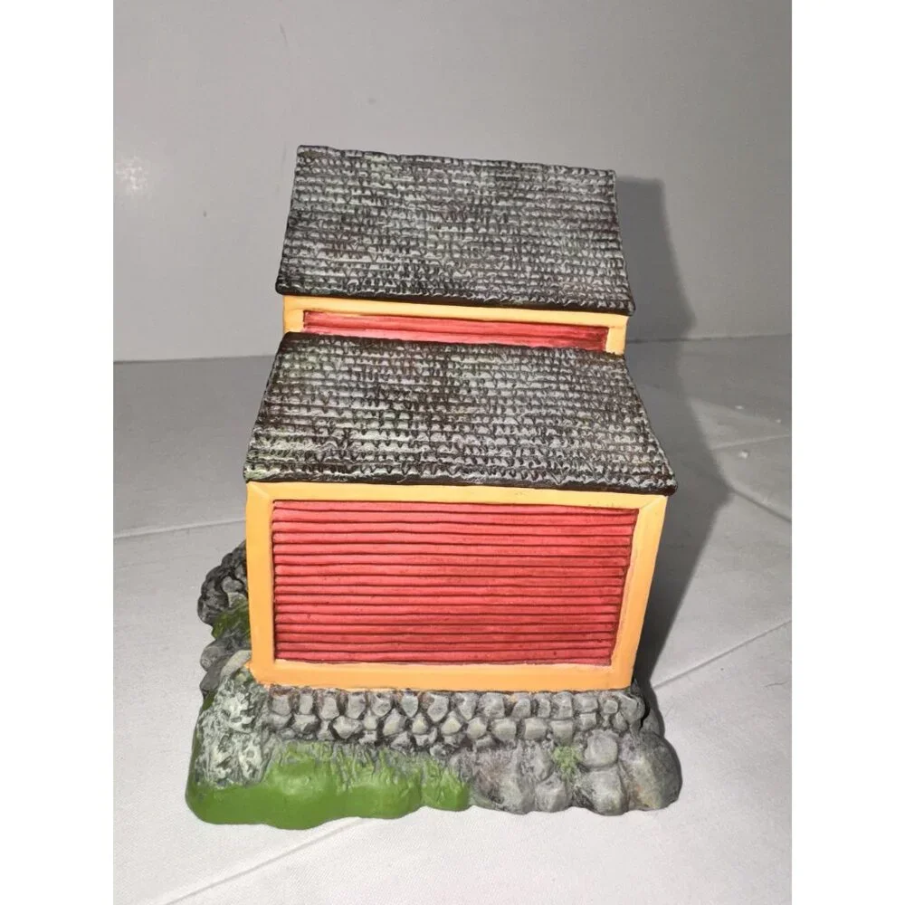 Handcrafted Ceramic Red Barn Figurine Rustic Design Approx. 5.5" Height 5.75" Wi - Picture 2 of 6